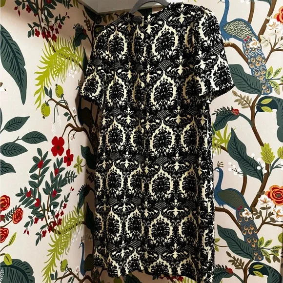 Elegant Damask Yellow and Black Dress - Picture 4 of 6